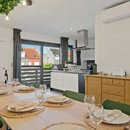 Oostwest - Ruime Woning Met Tuin Nabij 別荘 *